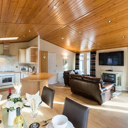 Windermere Retreat - White Cross Bay Holiday Park Bagian luar foto