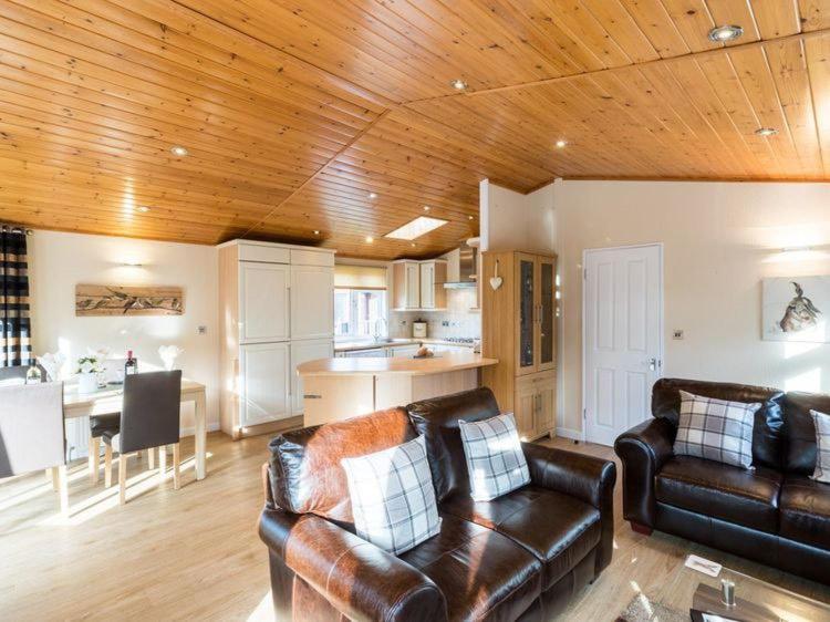 Windermere Retreat - White Cross Bay Holiday Park Bagian luar foto
